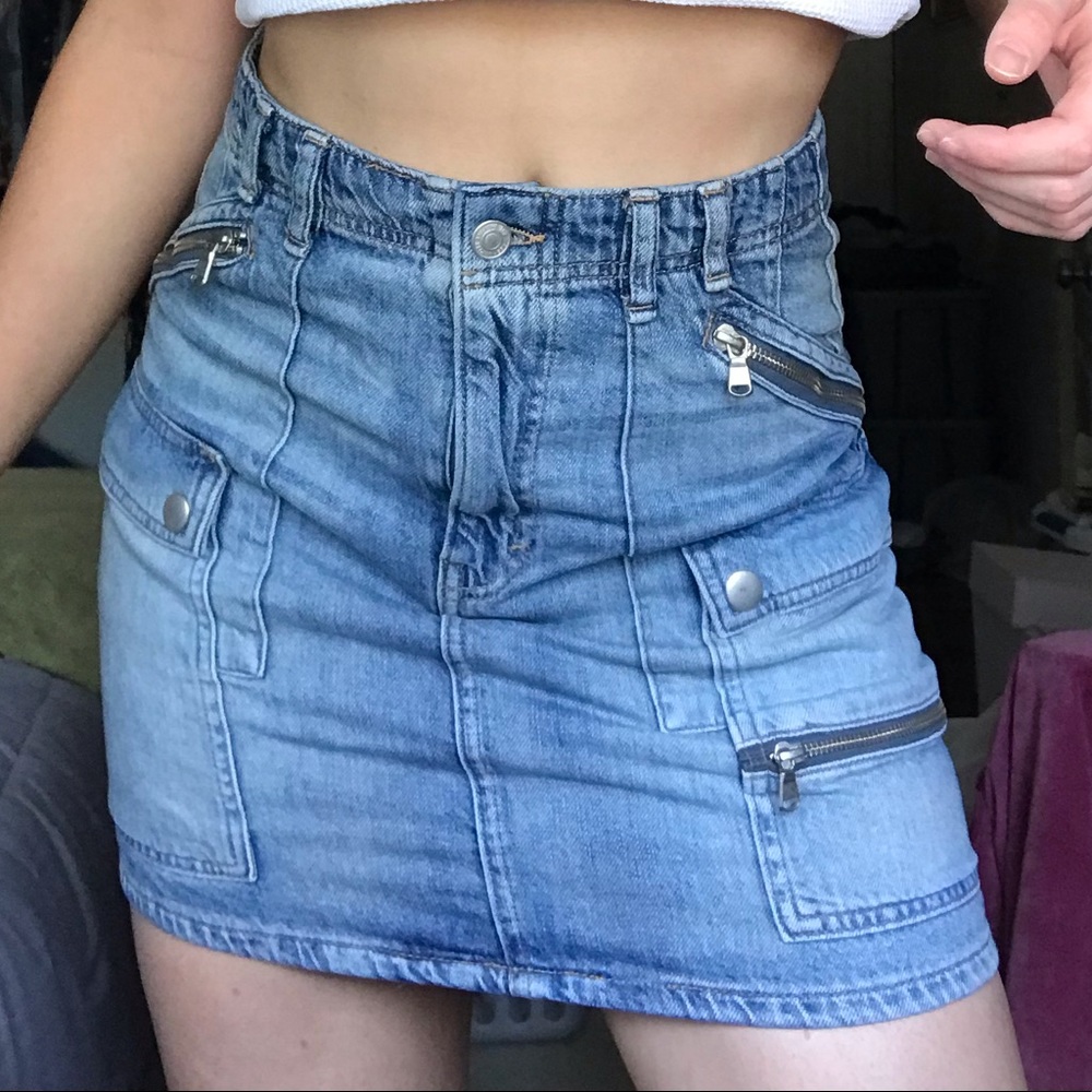 FREE PEOPLE JEAN SKIRT COOL POCKET DETAILING